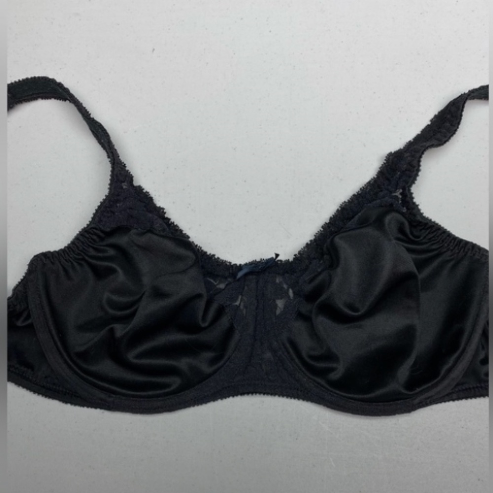 Warner’s BLK Unlined, 38C. *P1013